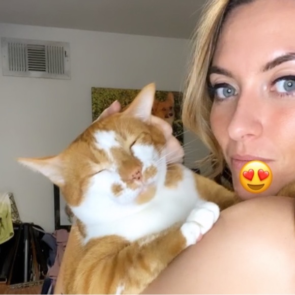 Caity Mac silent live๐งก - Picture 4 of 8